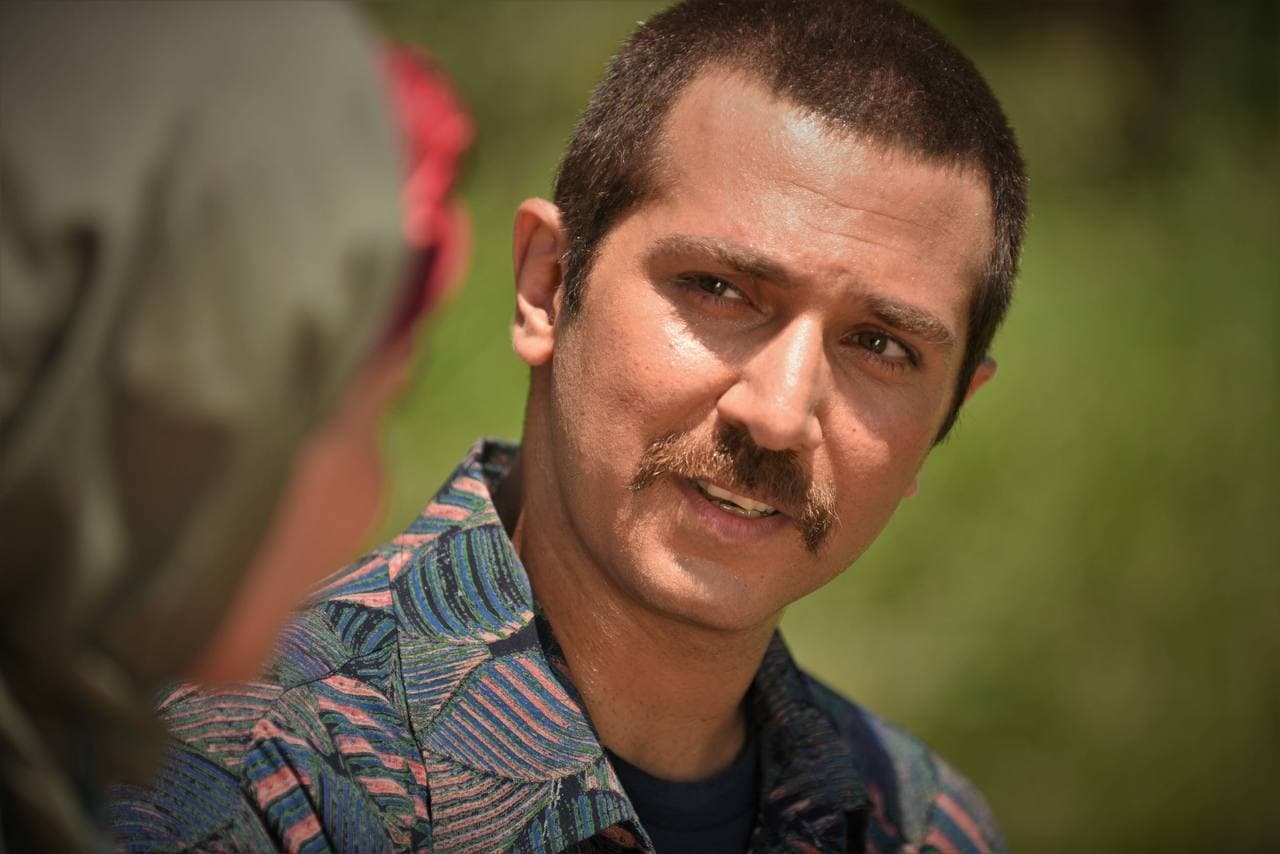 عکس| سفر در زمان؛ «قربان» سریال سوجان در دوران کودکی و در آغوش پدرش؛ دهه 60